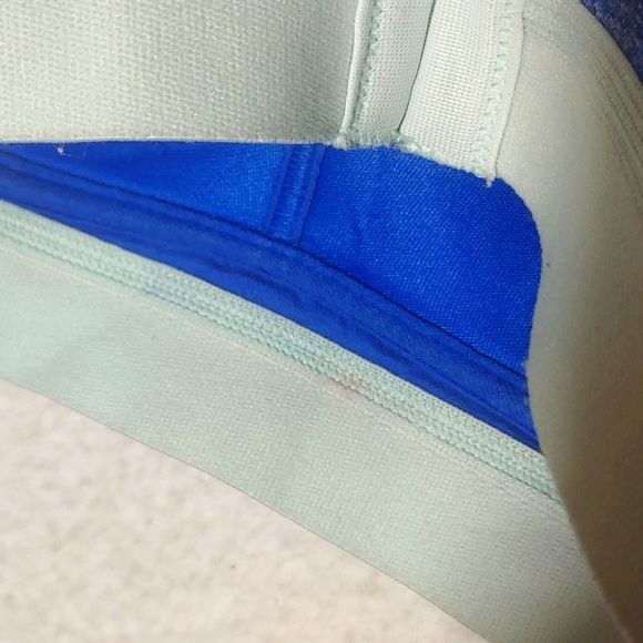 CHAMPION Sports Bra - Picture 6 of 7